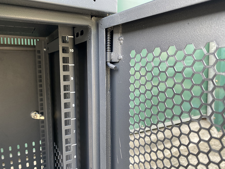 Bản lề chốt lò xo tủ rack 10U D500 treo tường