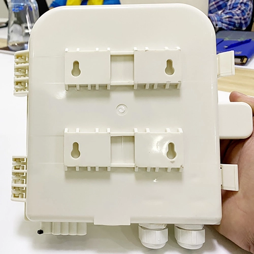 Mặt sau Hộp phối quang ODF 8FO ngoài trời - Ảnh 3