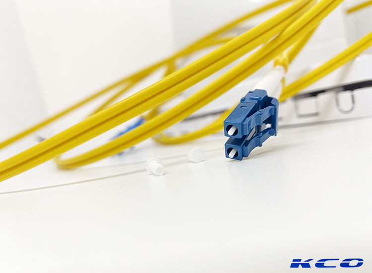 Đầu nối LC trên dây nhảy quang SC LC Single mode KCO