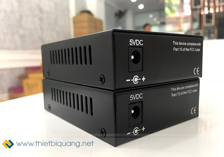 Phía sau bộ chuyển đổi quang GNET